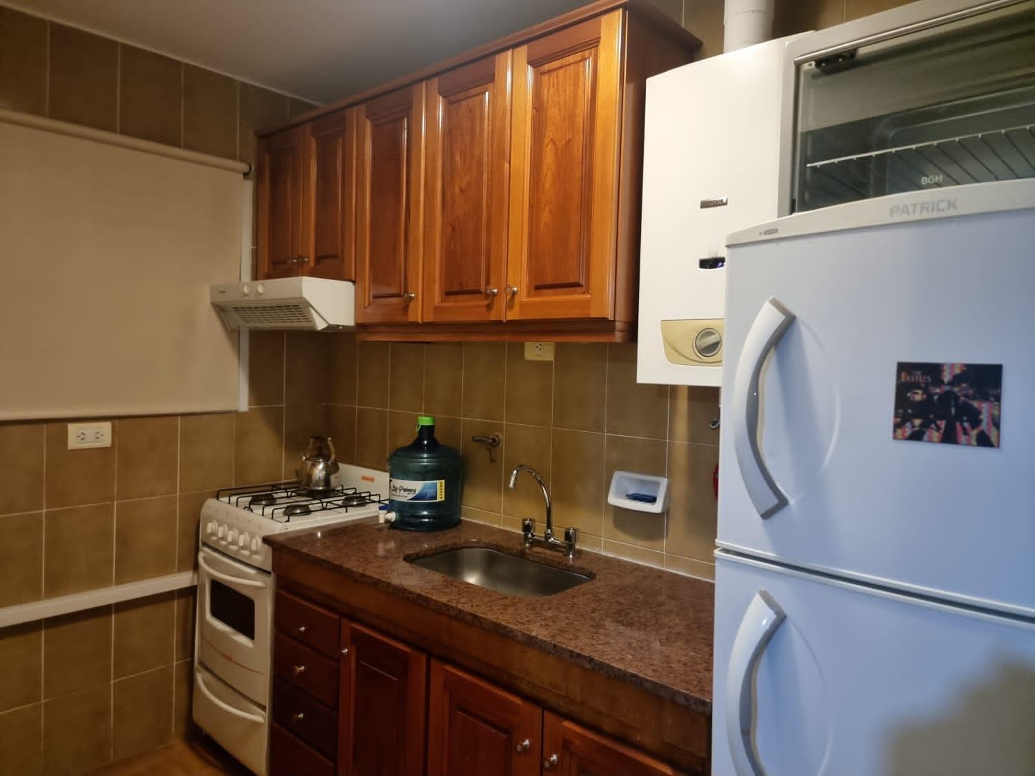 Apartamento Departamento 2 Ambientes. 2 Cuadras De Patio Olmos Córdoba